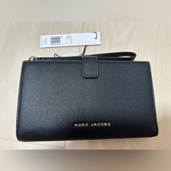 Marc Jacobs Handbags - (NWT) Marc Jacobs Daily Brb Phone Wristlet black S107M06RE22